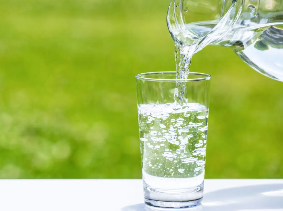 🌊 Wasser neu gedacht: Warum Wasserstoff-, Osmose- und hexagonales Wasser dein Leben bereichern können